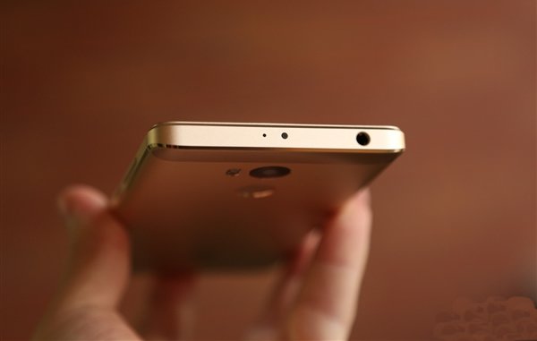 Xiaomi Redmi 4 mobile phone